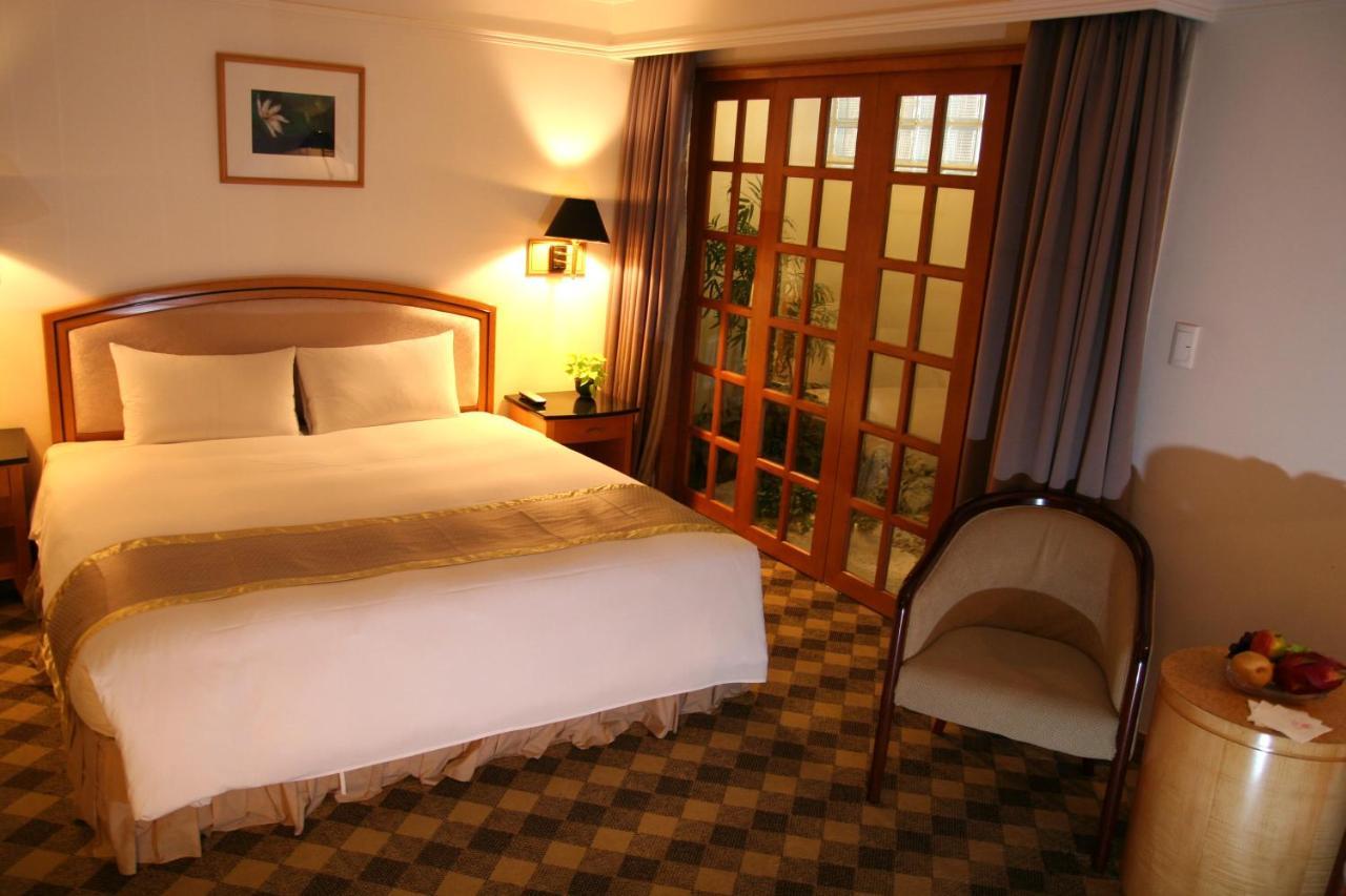 Hometel Hotel เกาสง ภายนอก รูปภาพ